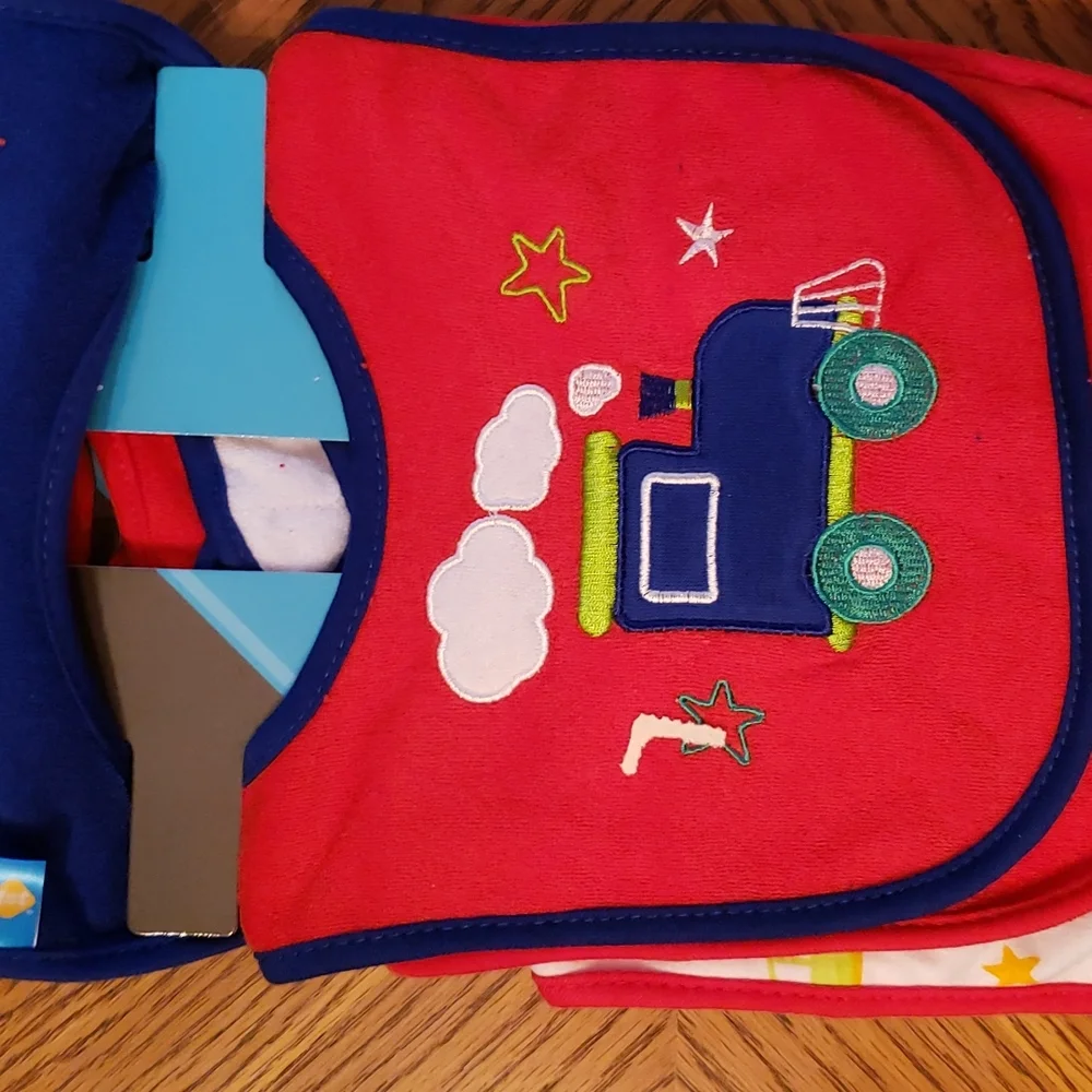 8 Pack of Baby Bibs by Safety 1st New